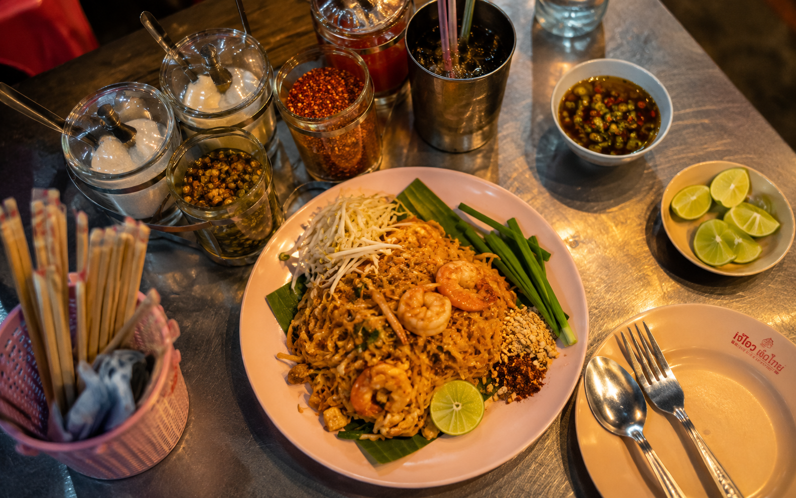Thai Street Food Etiquette for Newcomers
